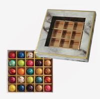 علبة شوكولاتة مع شباك 25 خانة حجم الخانة 3.5 سم ارتفاع 2 سم