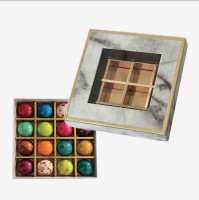 علبة شوكولاتة مع شباك 16 خانة حجم الخانة 3.5 سم ارتفاع 2 سم