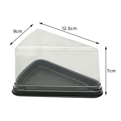 علبة كيك بلاستيك غطاء شفاف مثلث + قاعدة اسود  12.5 &times; 9 سم ارتفاع 7 سم عدد 50