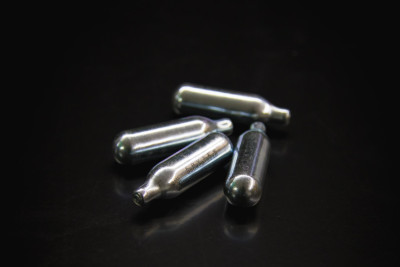 انابيب غاز 8 غم لماكينة الكريمة عدد 1 ultra whip