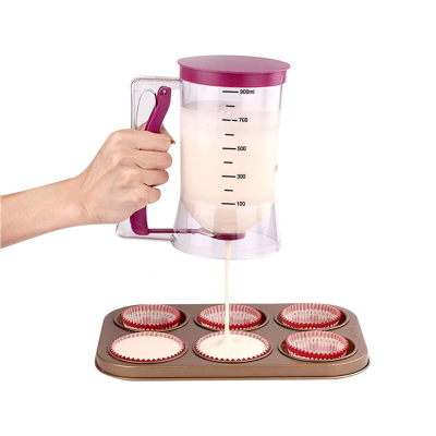 ابريق بلاستيك معياري مع كبسة لصب السوائل